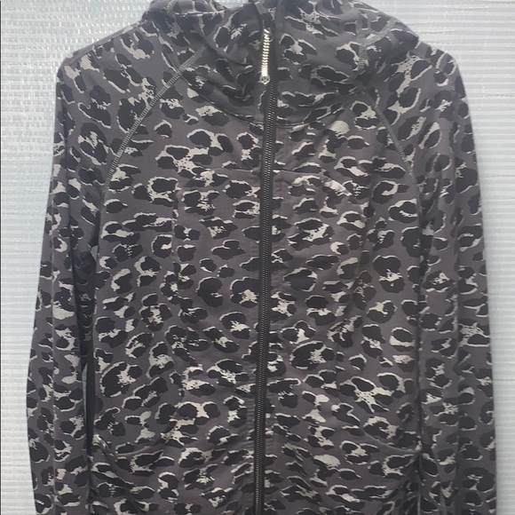 Lululemon jacket - Picture 2 of 5